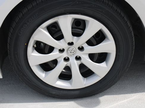 Certified 2022 Toyota Corolla LE FWD image 8