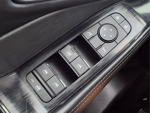 Used 2024 Nissan Rogue SV AWD/4WD image 25