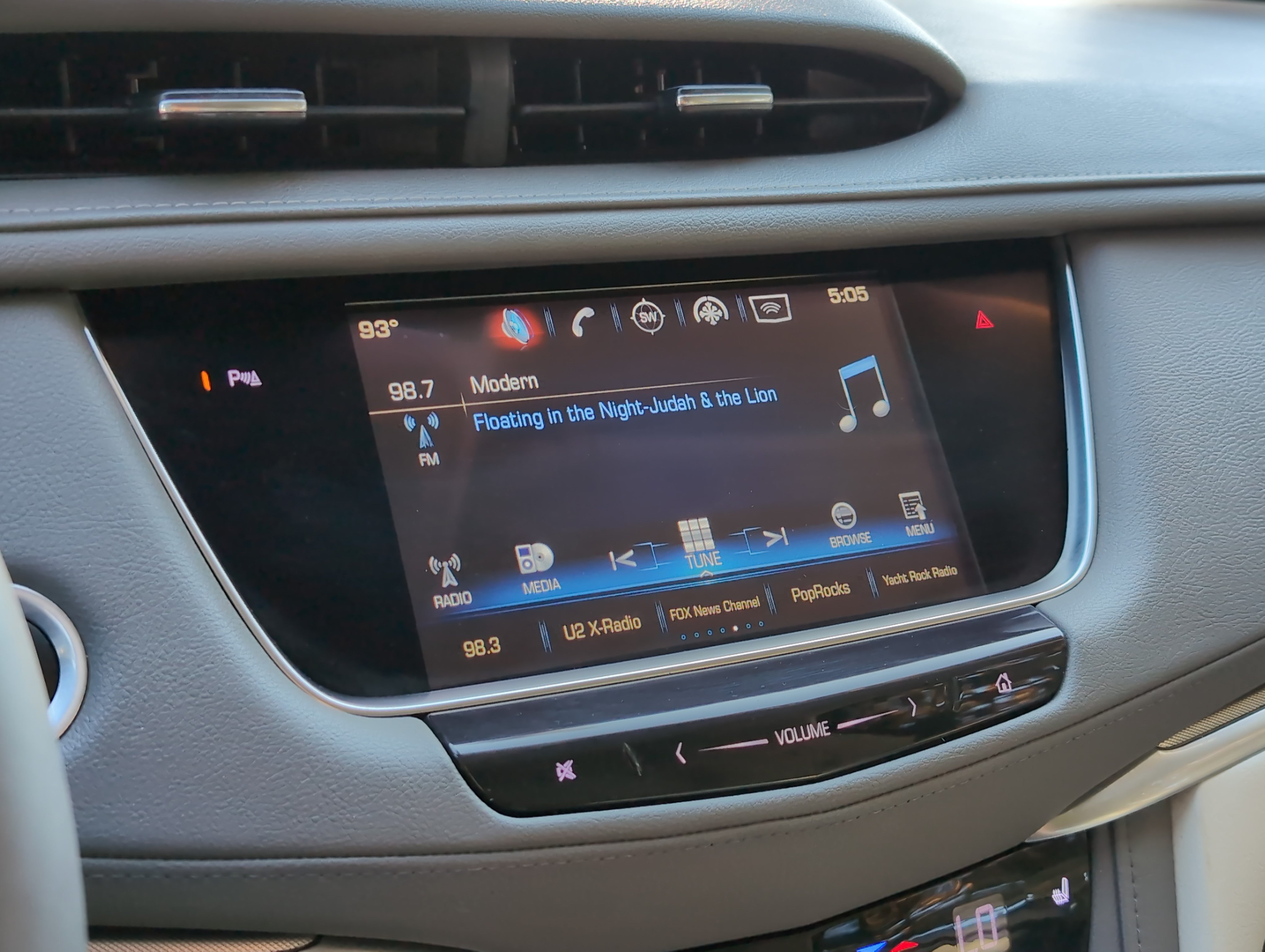 Used 2017 Cadillac XT5 Luxury w/ Driver Awareness Package FWD image 23