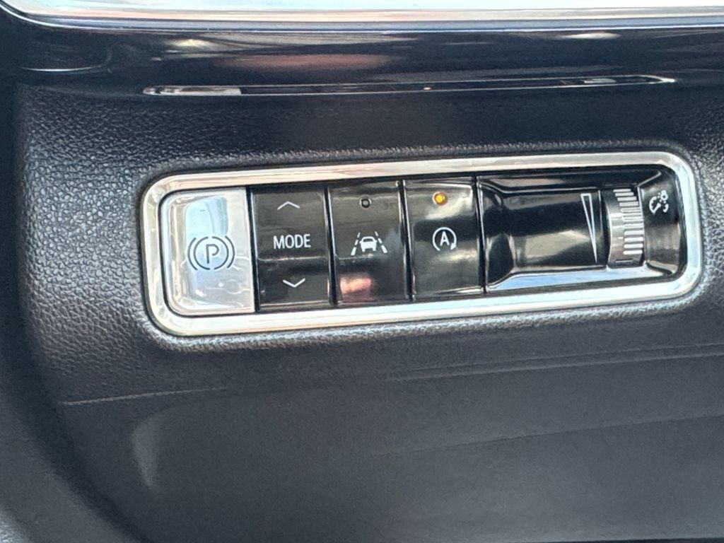 Used 2024 Buick Envision Preferred AWD/4WD image 27