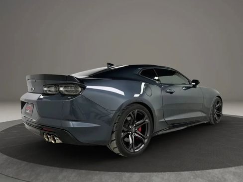 Used 2021 Chevrolet Camaro SS RWD image 6