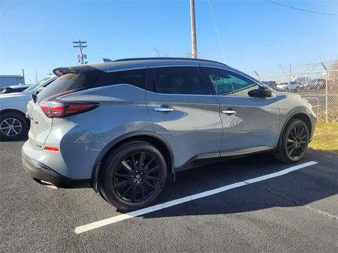 Used 2024 Nissan Murano SV w/ SV Midnight Edition Package image 3