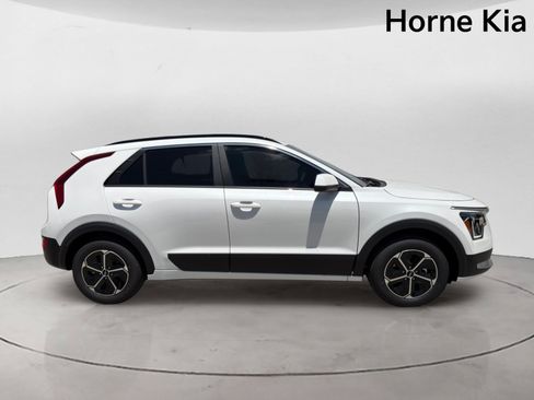 New 2026 Kia Niro LX FWD image 3