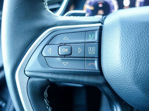 New 2025 Jeep Grand Cherokee Altitude image 6