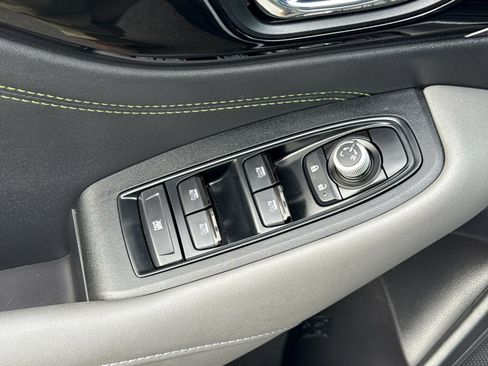 Used 2025 Subaru Outback Onyx Edition image 11