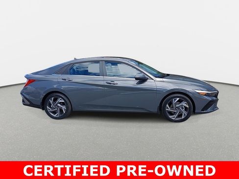 Used 2025 Hyundai Elantra Limited FWD image 4
