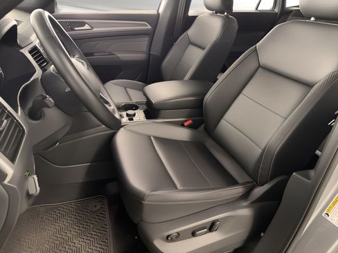 Used 2023 Volkswagen Atlas Cross Sport SE AWD/4WD image 5