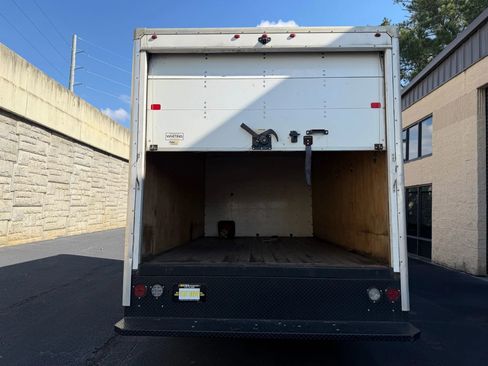 Used 2019 Chevrolet Express 3500 w/ Driver Convenience Package RWD image 26