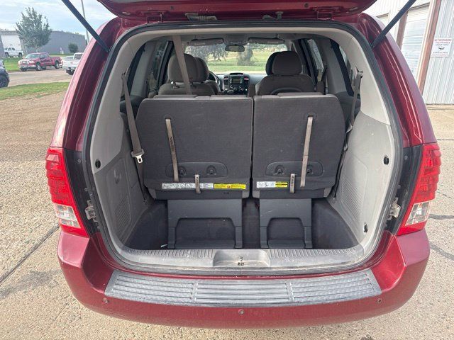 Used 2011 Kia Sedona LX FWD image 16