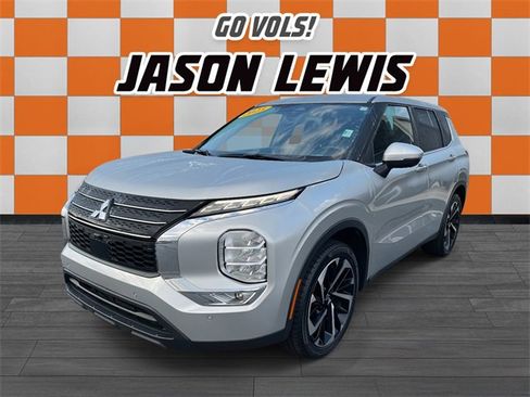 Used 2023 Mitsubishi Outlander SE Black Edition image 8