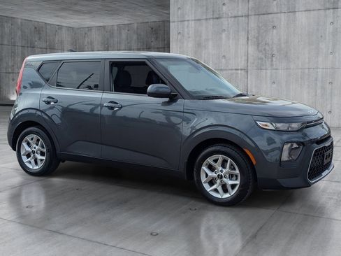 Used 2022 Kia Soul LX w/ Technology Package image 7