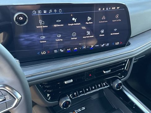 New 2026 Chevrolet Suburban Premier image 17