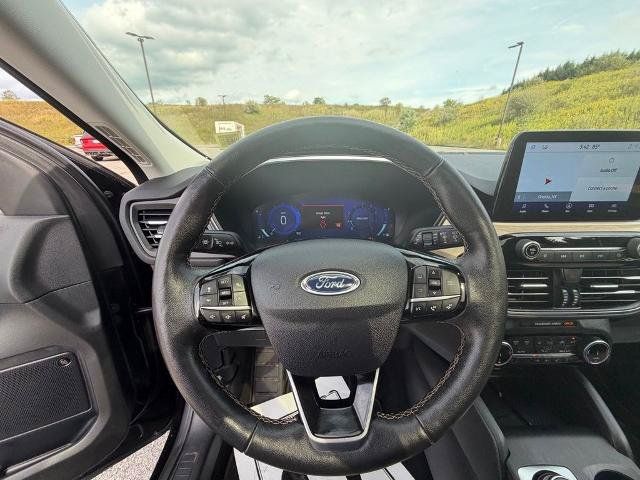 Certified 2022 Ford Escape Titanium w/ Titanium Elite Package AWD/4WD image 31