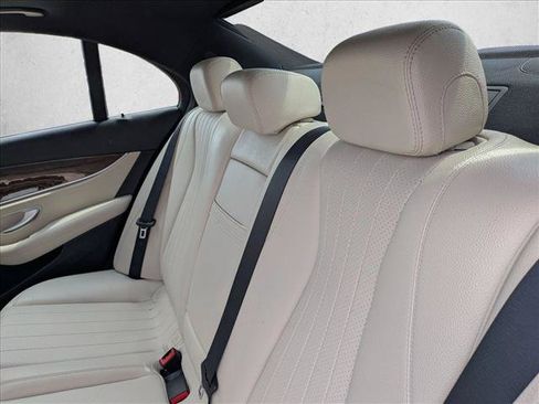 Used 2018 Mercedes-Benz E 300 image 11