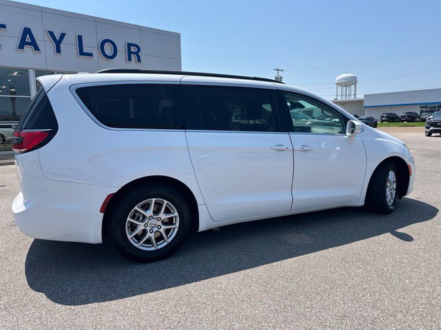 Used 2022 Chrysler Pacifica Touring-L FWD image 16