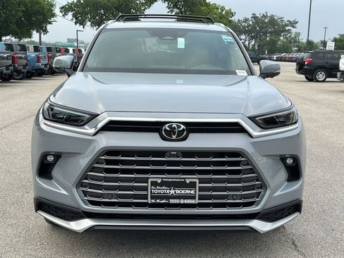 New 2026 Toyota Grand Highlander AWD Hybrid image 2