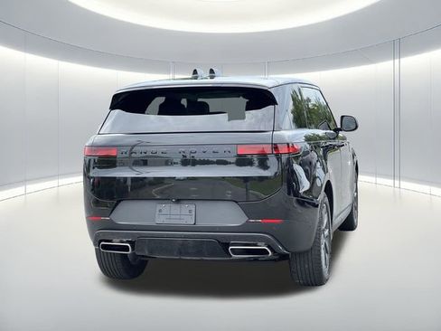 Used 2024 Land Rover Range Rover Sport SE AWD/4WD image 4