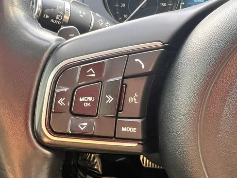 Used 2019 Jaguar F-PACE Premium AWD/4WD image 17