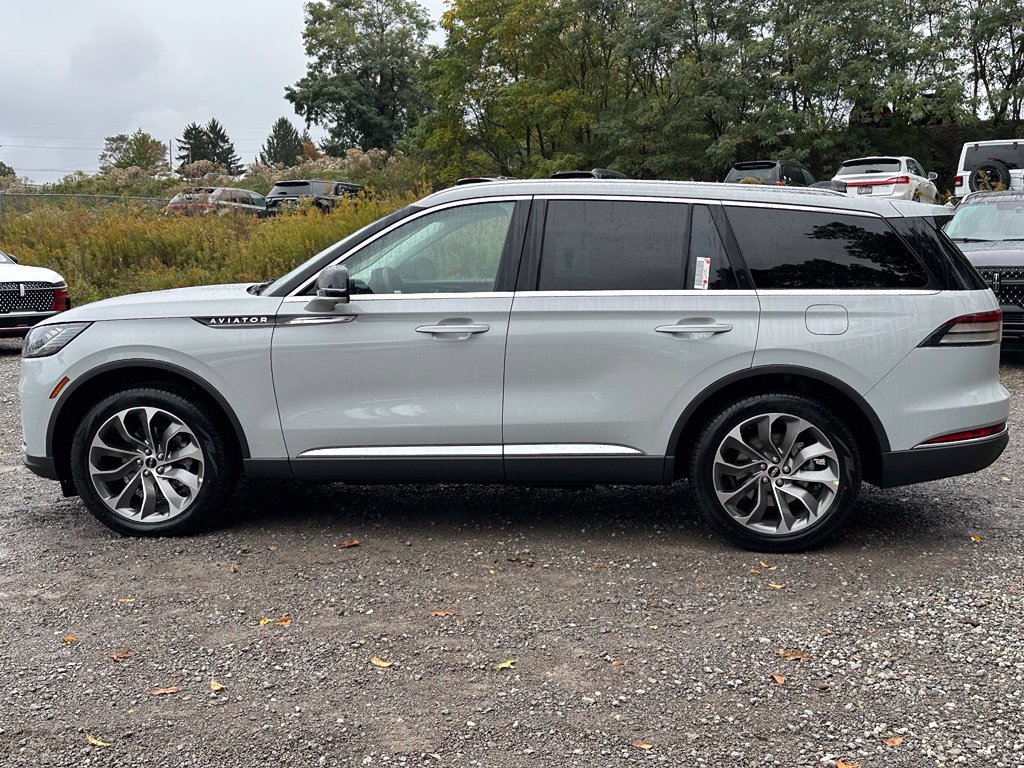 New 2027 Lincoln Aviator Reserve AWD/4WD image 2
