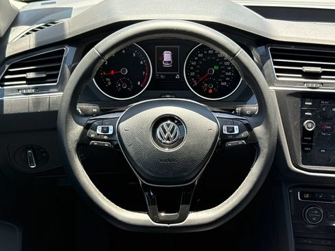 Used 2021 Volkswagen Tiguan SE w/ Panoramic Sunroof Package AWD/4WD image 13