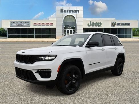 Certified 2025 Jeep Grand Cherokee Limited w/ Black Appearance Package AWD/4WD image 4