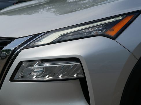 Used 2023 Nissan Rogue SV w/ SV Premium B Package AWD/4WD image 16