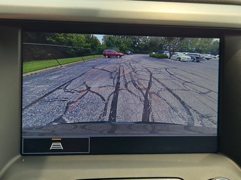 Used 2023 GMC Acadia SLT FWD image 38