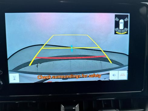 Used 2024 Toyota Corolla Cross XLE w/ Convenience Package image 11