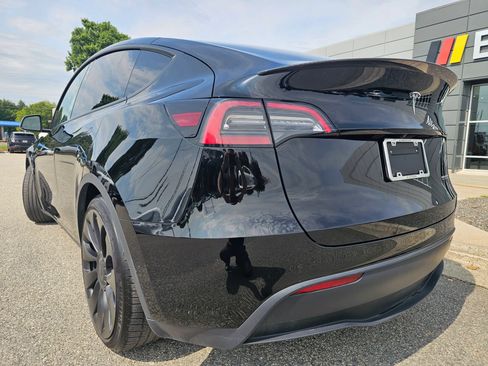 Used 2023 Tesla Model Y Performance AWD/4WD image 3