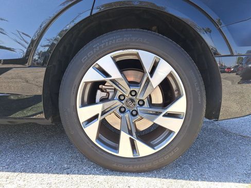 Used 2023 Audi e-tron Premium Plus w/ Premium Plus Package image 7