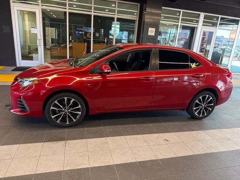 Used 2019 Toyota Corolla SE w/ Carpet Mat Package (TMS) FWD image 16