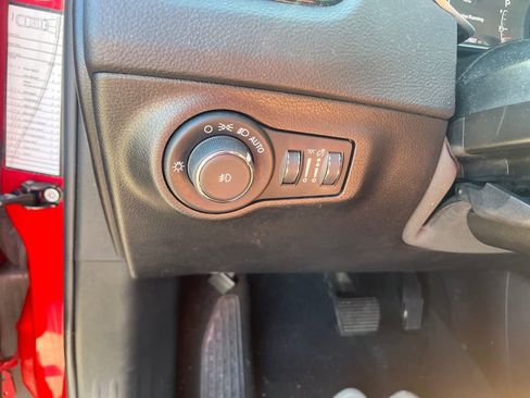 Used 2019 Jeep Compass Limited image 21