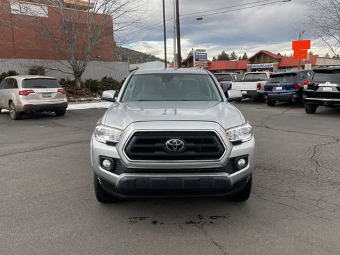 Used 2023 Toyota Tacoma SR5 w/ Technology Package image 10