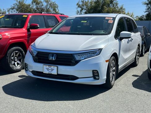 Used 2023 Honda Odyssey EX-L image 2