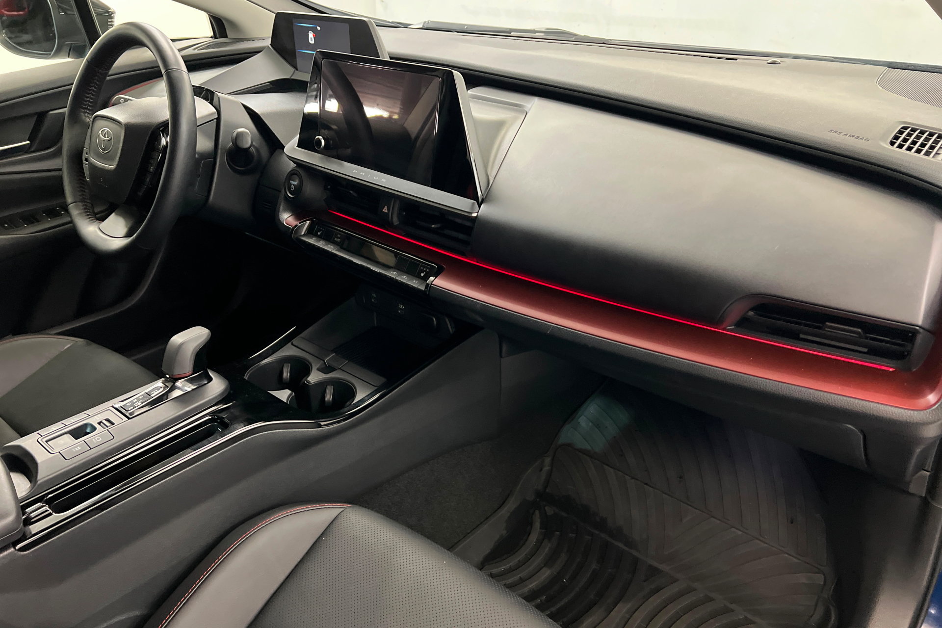 Certified 2025 Toyota Prius Plug-In Hybrid FWD image 25