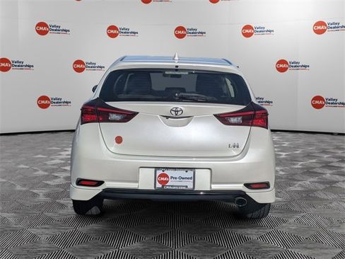 Used 2018 Toyota Corolla iM image 6