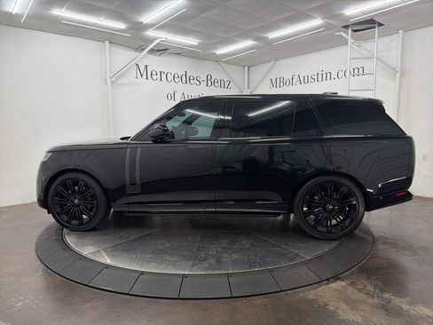 Used 2025 Land Rover Range Rover Long Wheelbase SE image 4