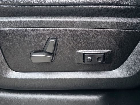 Used 2022 RAM 2500 Big Horn w/ Level C Equiment Group image 13