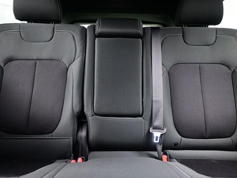 New 2026 Jeep Grand Cherokee Laredo image 10