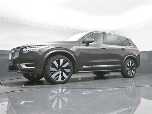 Used 2024 Volvo XC90 T8 Ultimate w/ Lounge Package image 41
