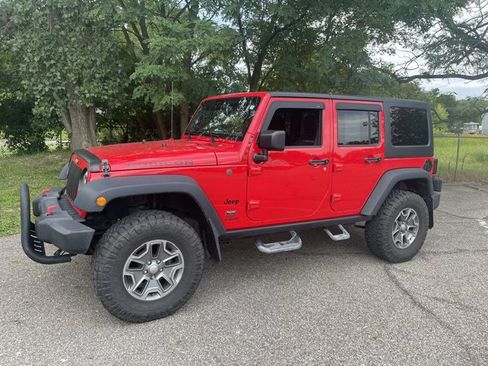 Used 2016 Jeep Wrangler Unlimited Rubicon AWD/4WD image 2