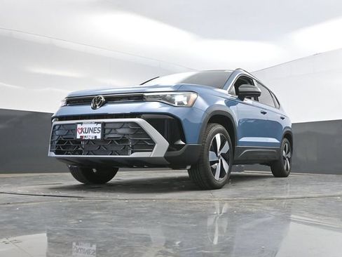 Used 2025 Volkswagen Taos S AWD/4WD image 47