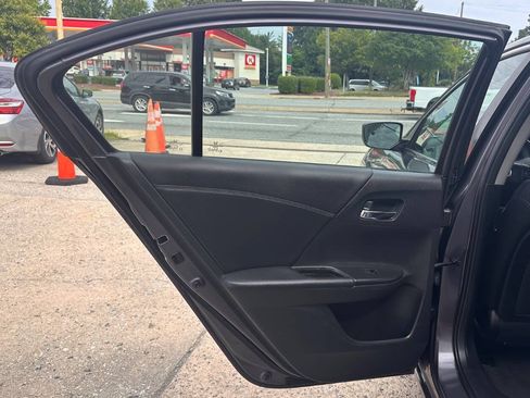 Used 2014 Honda Accord Sport image 11