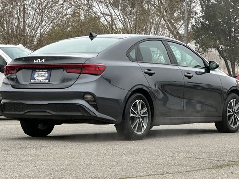 Used 2023 Kia Forte LXS image 4