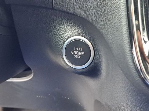 Used 2023 Volvo XC40 B5 Ultimate w/ Protection Package Premier image 12