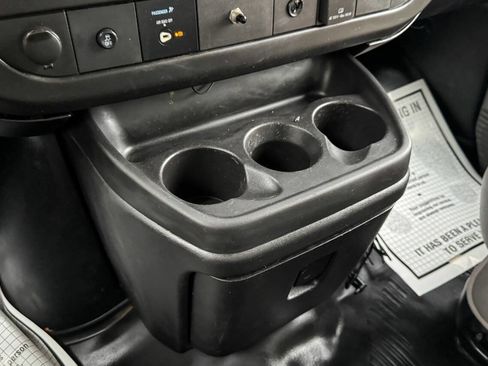 Used 2017 Chevrolet Express 2500 image 31