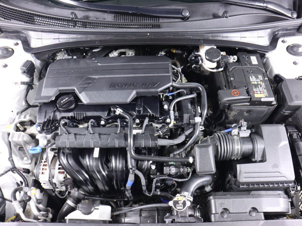 Used 2025 Hyundai Elantra SEL FWD image 41