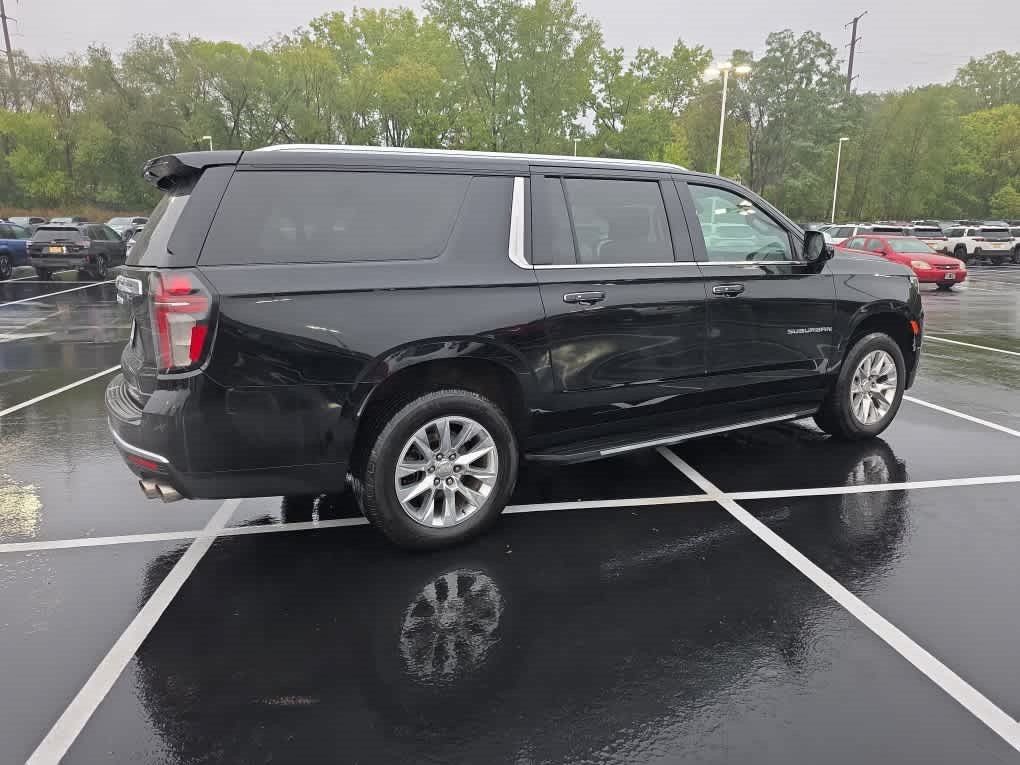 Used 2021 Chevrolet Suburban Premier w/ Premium Package AWD/4WD image 3