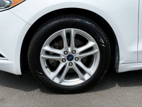 Used 2018 Ford Fusion SE w/ Equipment Group 602A FWD image 10
