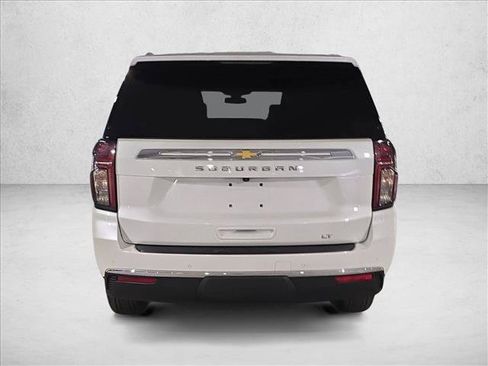 Used 2022 Chevrolet Suburban LT AWD/4WD image 6